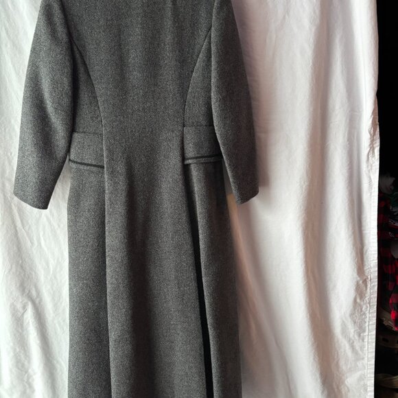 Long Black Custom tailored wool ladies gray coat with silk lining size fits 0-2 - Picture 4 of 6